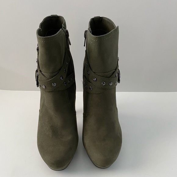 G by Guess Ankle Bootie - Picture 3 of 3